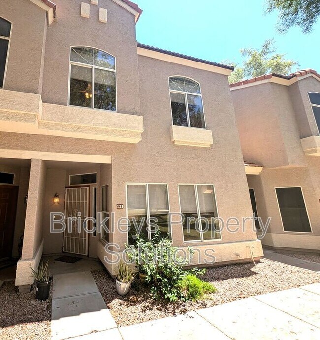 Building Photo - 500 N Roosevelt Ave