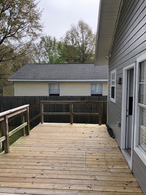 Building Photo - 580 Peyton Dr