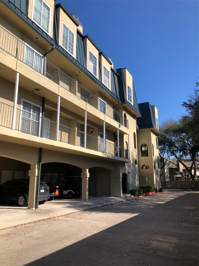 Building Photo - 921 Marine Dr