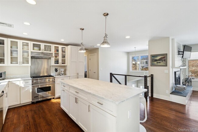 Building Photo - 6 Sunset Rd