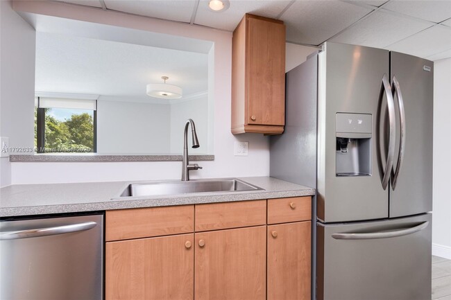 Building Photo - 1301 River Reach Dr