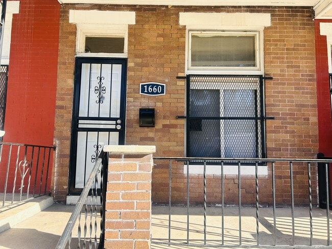 Building Photo - 1660 Normal Ave