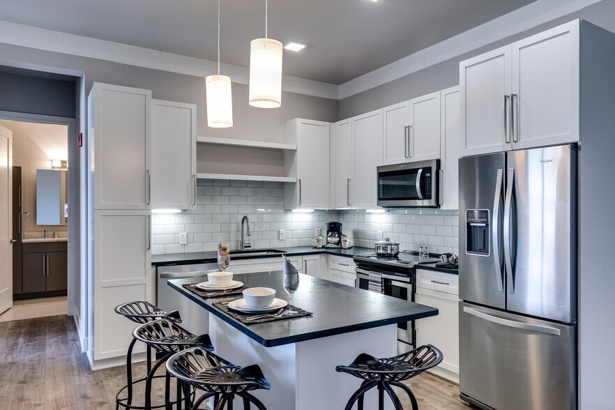 The Barton Apartments 8500 Maryland Ave Clayton MO 63105 Apartment