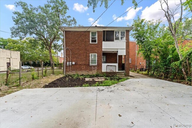 Building Photo - 3734 Buena Vista St