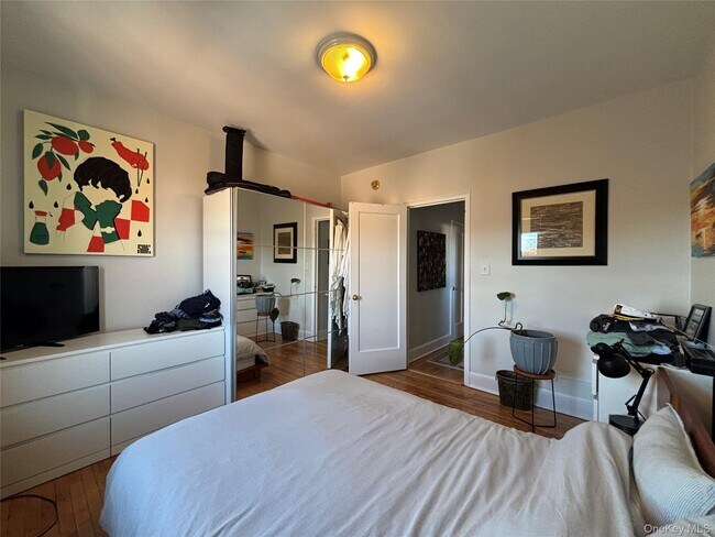 Building Photo - 271 Greenwich Ave