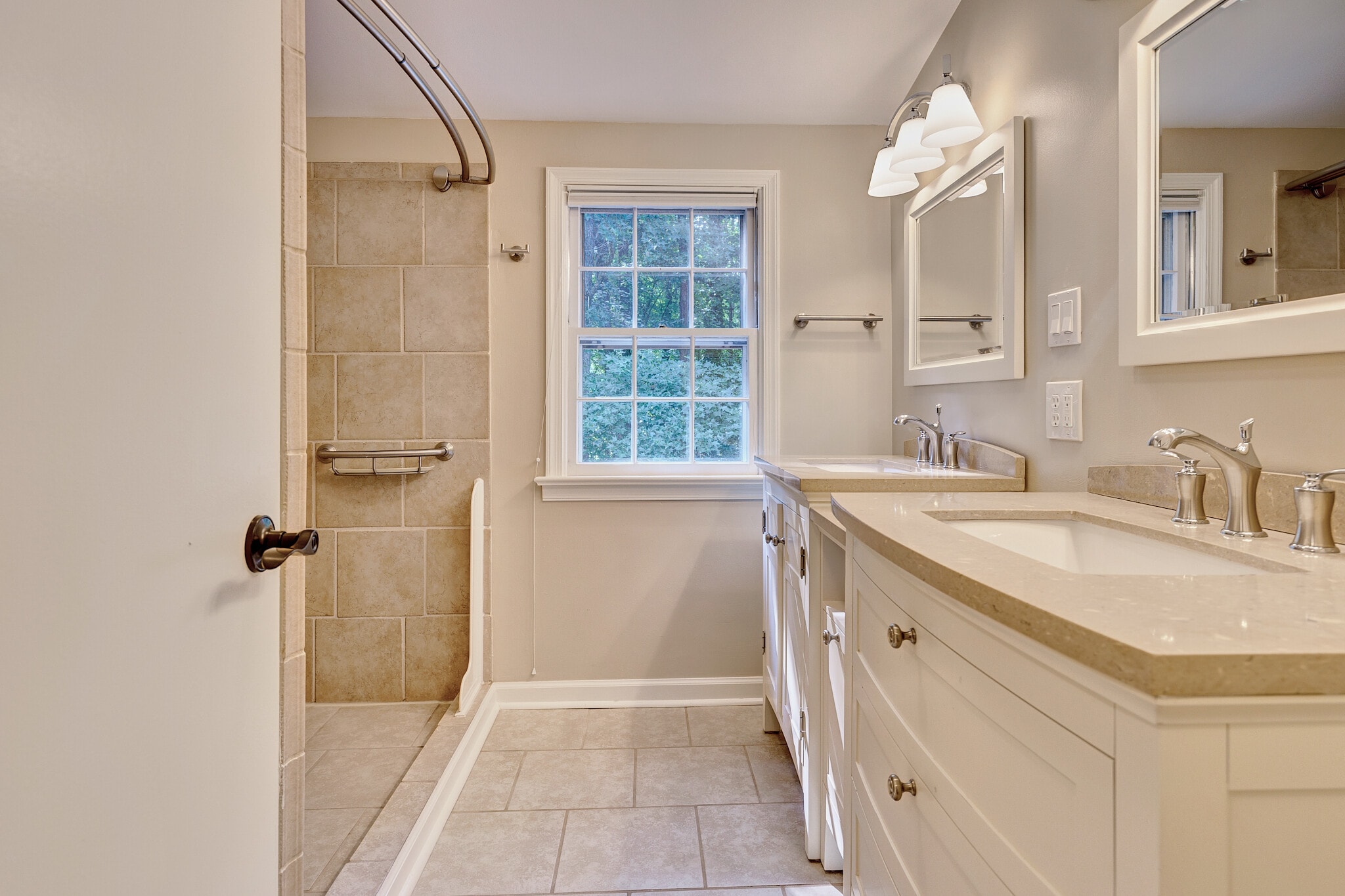 2nd floor bathroom - 114 Richards Rd