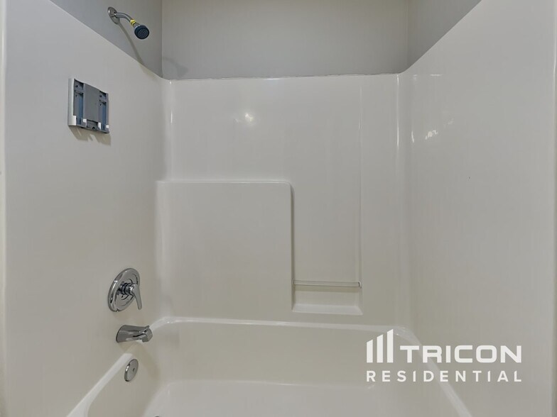 Building Photo - 1114 Archer Dr