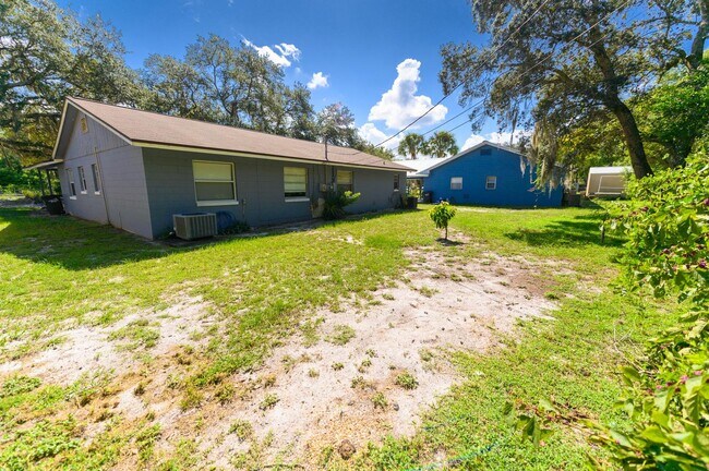 Building Photo - 516 Camino Ct