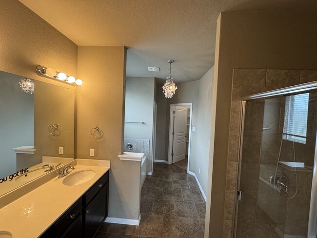 Building Photo - 502 Westchester Ct