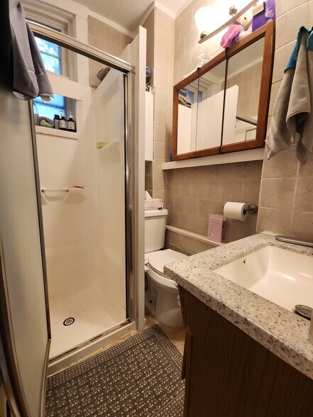 Building Photo - 268 Athens St