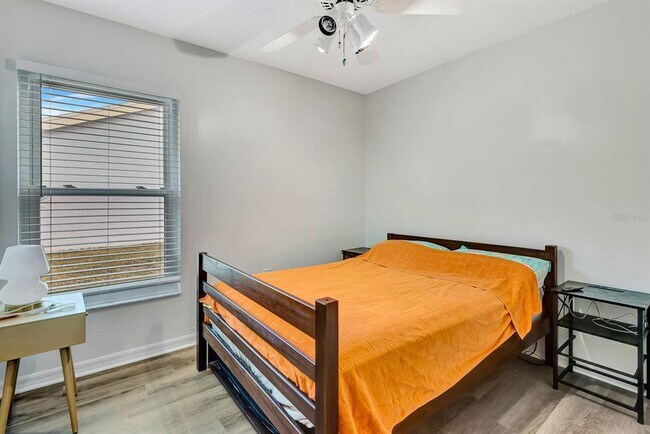 Building Photo - 5304 72nd St E