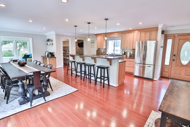 Building Photo - 9633 Cinnamon Creek Dr