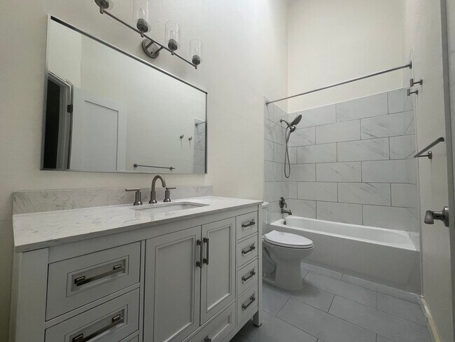 Building Photo - Sedgewood Way