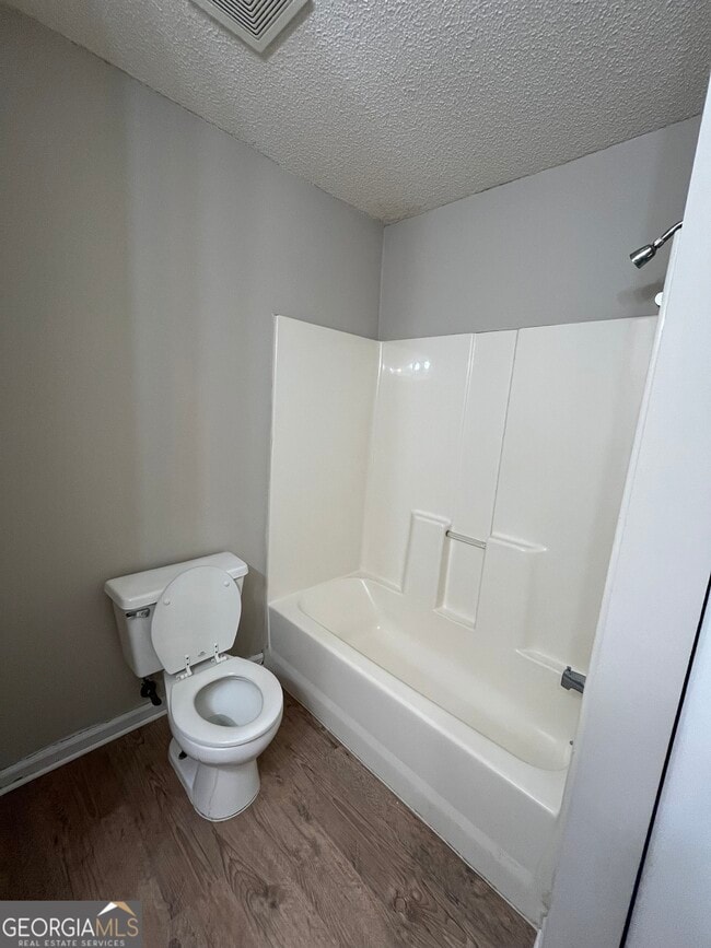 Building Photo - 300 Admiral's Walk Dr