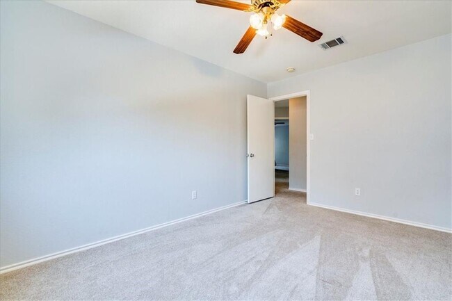 Building Photo - 809 Dogwood Trail