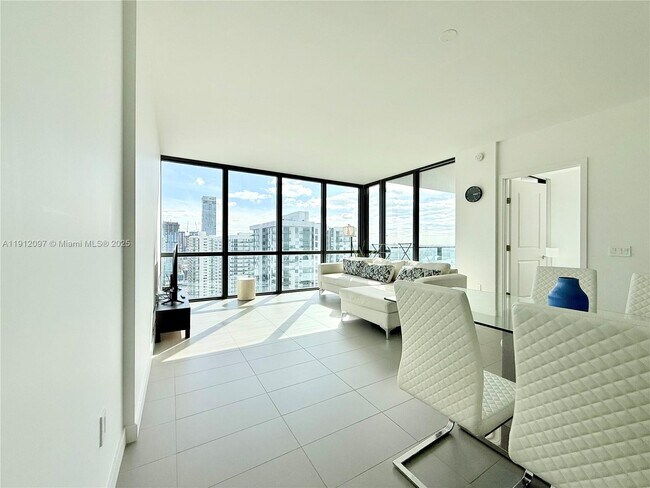 Building Photo - 1600 NE 1st Ave