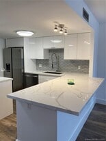 Building Photo - 1300 NE Miami Gardens Dr