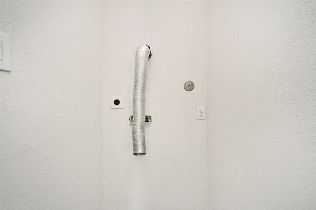 Building Photo - 7980 Ethel St