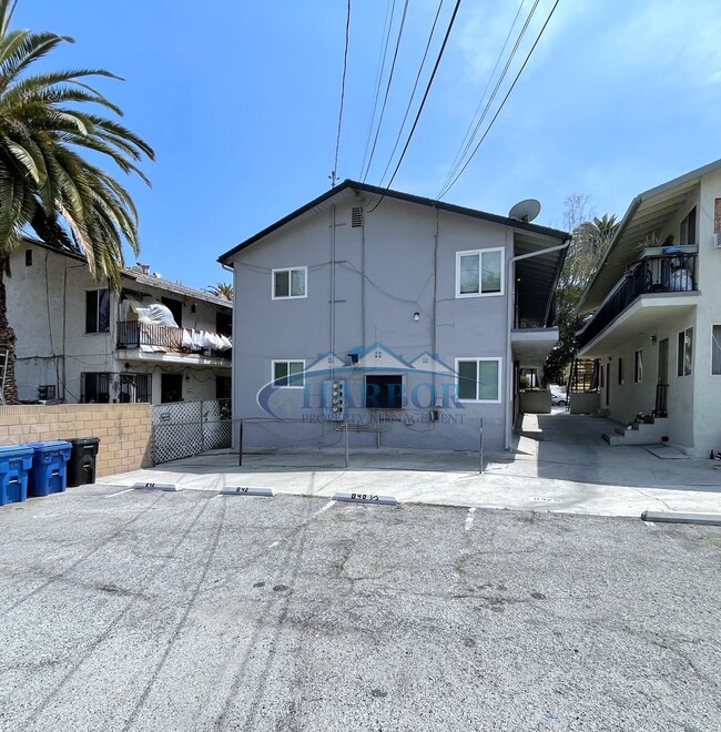 Building Photo - 840-842 1/2 W. Sepulveda Street