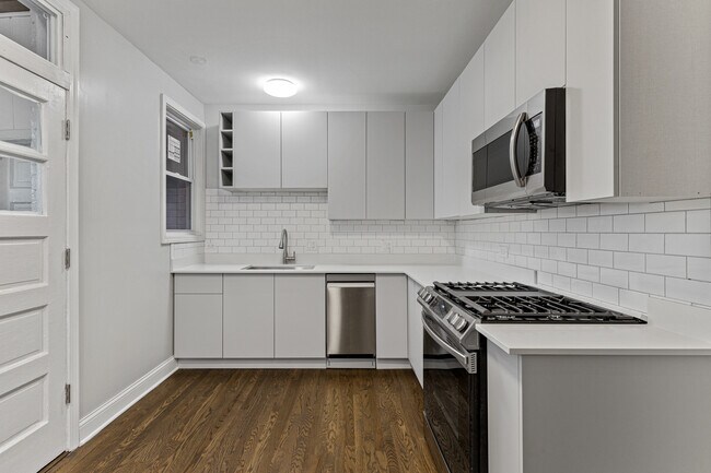 Building Photo - 1319 N Lavergne Ave