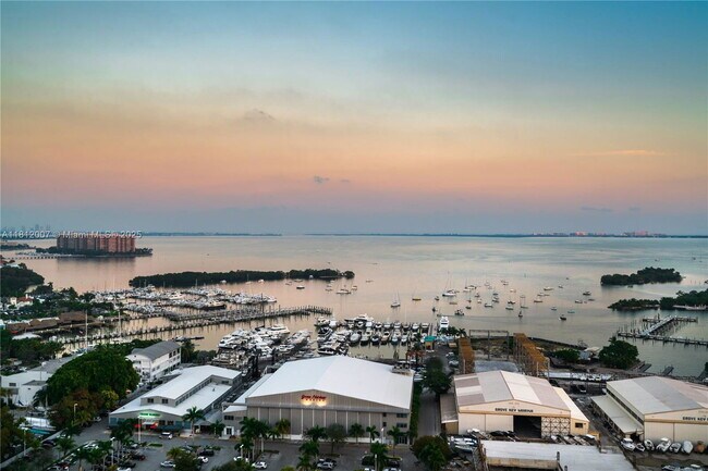 Building Photo - 2675 S Bayshore Dr