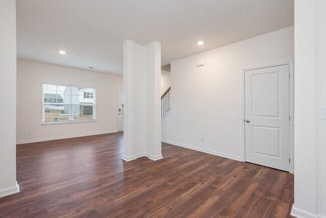 Building Photo - 4734 Willow Bluff Cir