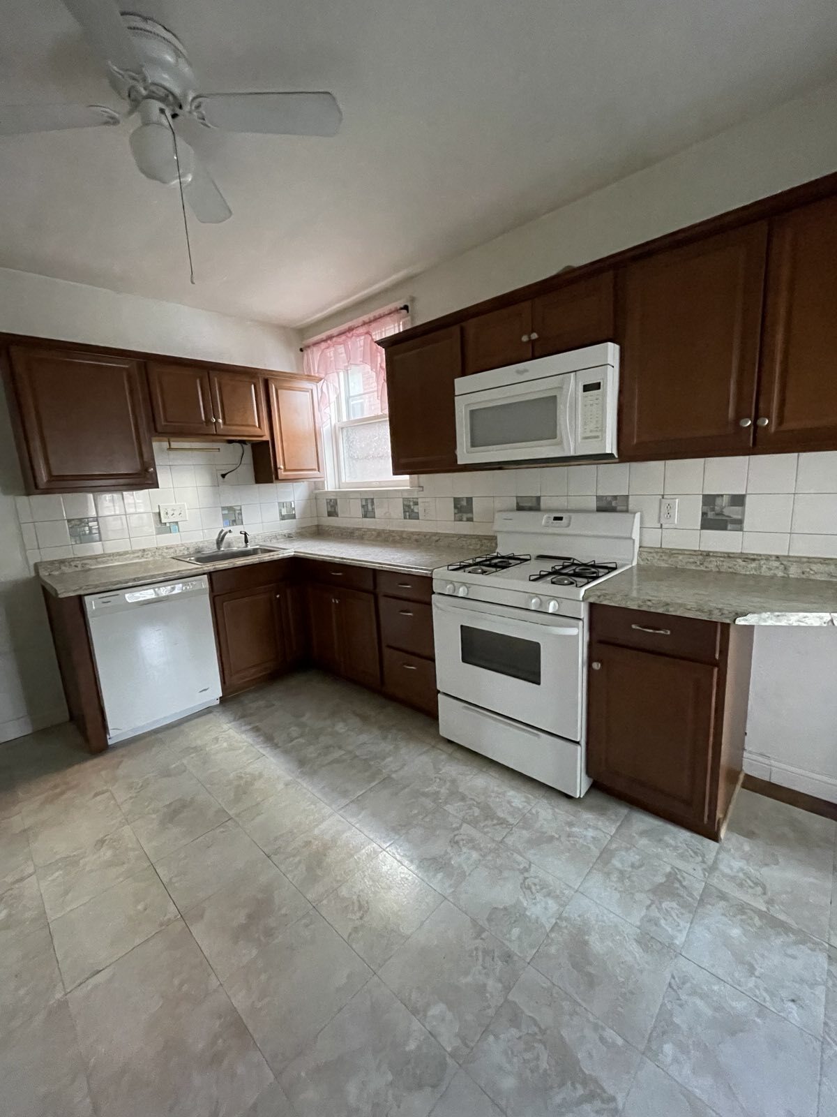 Building Photo - 4988 Tholozan Ave