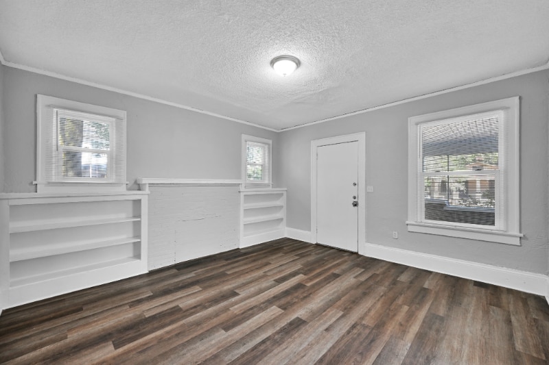 Building Photo - 326 Basswood St