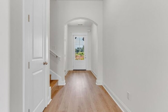 Building Photo - Move In Special! Now Leasing in Olive Branch @ Cedar Bluff – 3 and 4BR Townhomes in Olive Branch!...