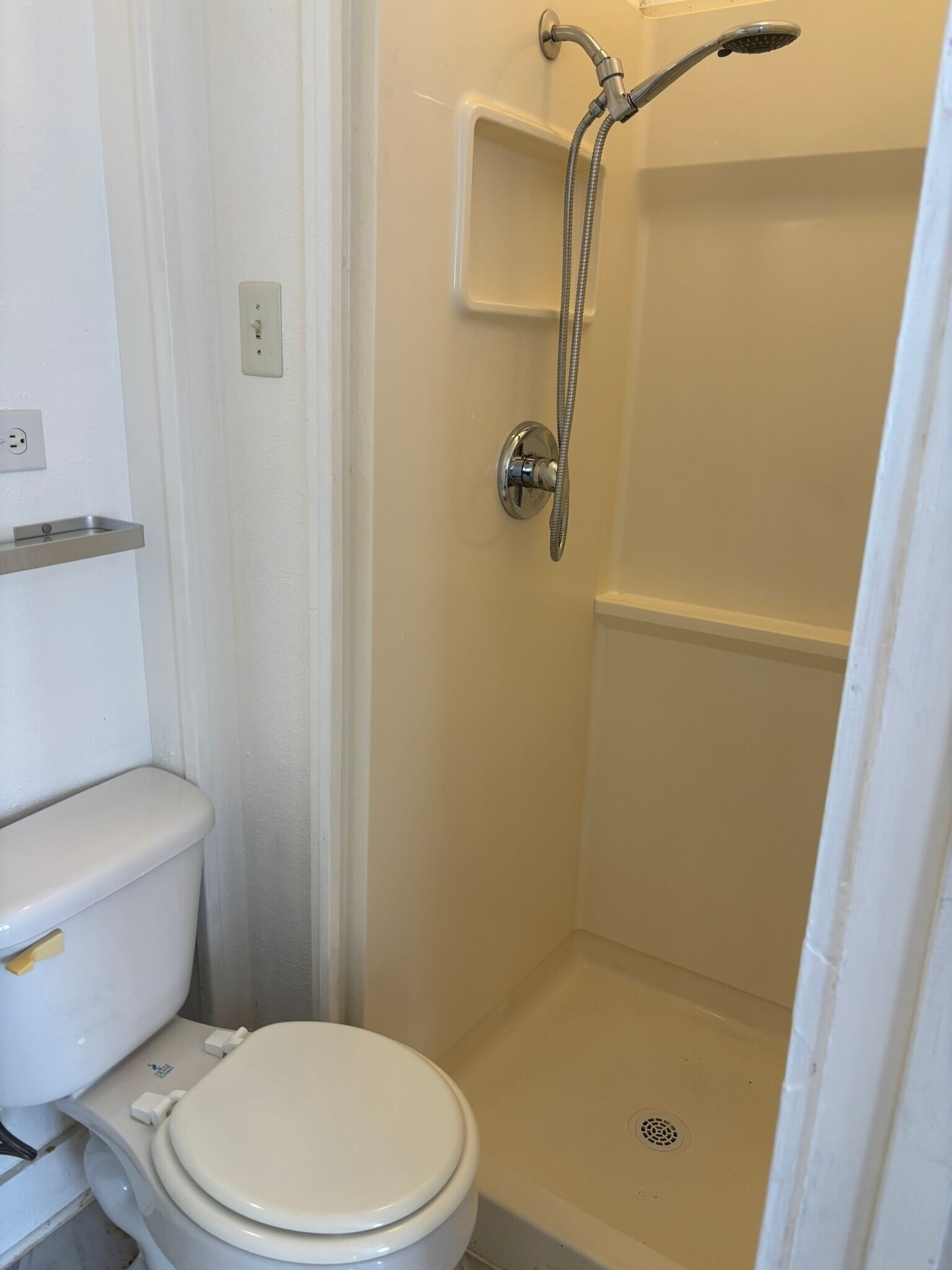 Building Photo - 5638 Richard Ave