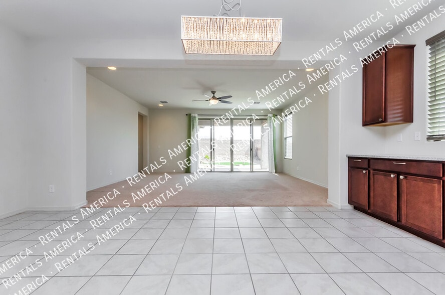 Building Photo - 11956 N Renoir Way