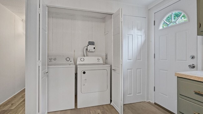 Building Photo - 3 bedroom (Entire House) in the Solitude Village section of High Bridge