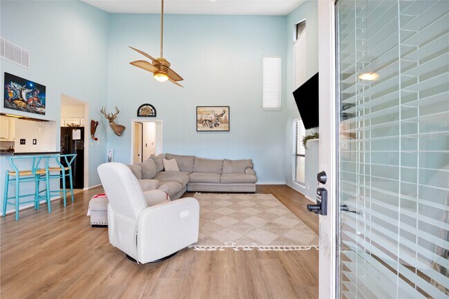 Building Photo - 1114 Tiki Dr