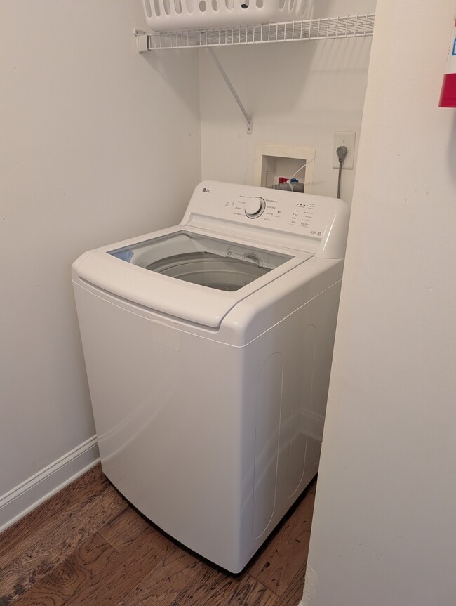 Building Photo - 6 Maxim Ct