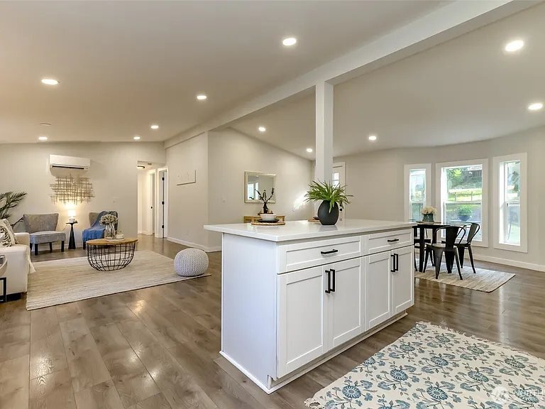 Building Photo - 12343 Shadowbrook Dr SW