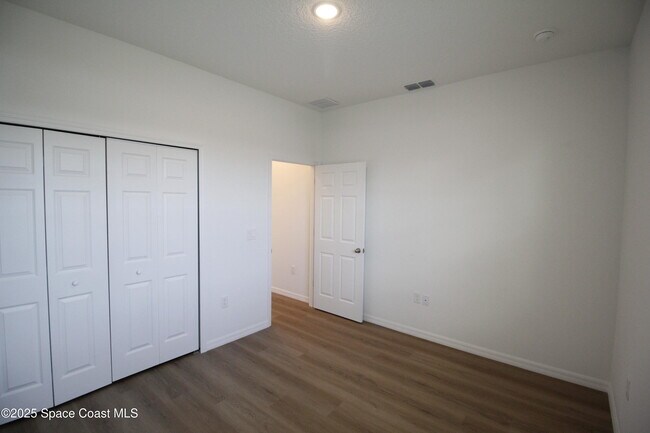 Building Photo - 432 Garvey Dr SW