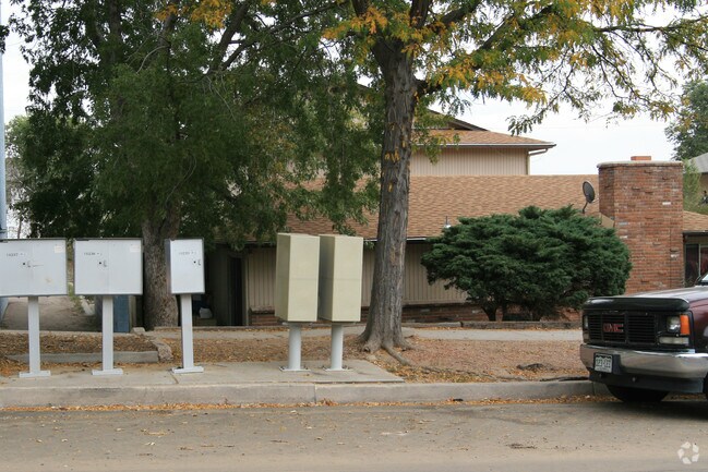 Building Photo - 231 University Dr