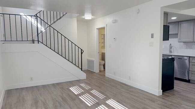 Building Photo - 362 E 1500 S