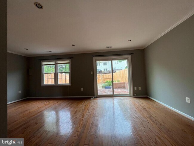 Building Photo - 12320 Woodlawn Ct