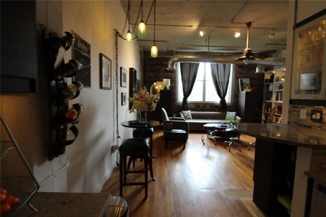 Building Photo - 172 Haynes St SW