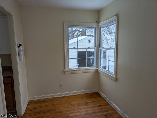 Building Photo - 637 E Wilbeth Rd