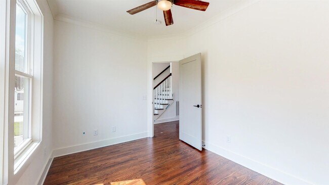 Building Photo - 413 Eastboro Dr