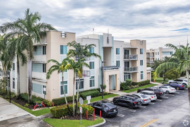 Building Photo - Circle Creek Apartments