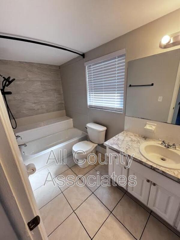 Building Photo - 11115 Yellowwood Ln