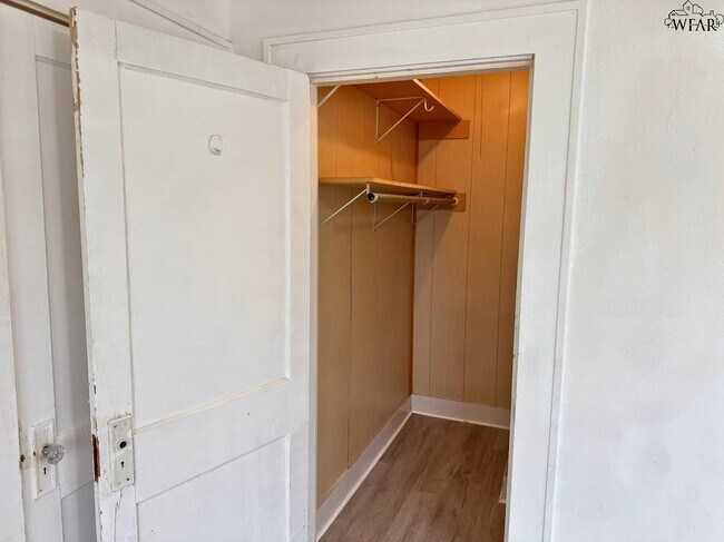 Building Photo - 1818 Collins Ave