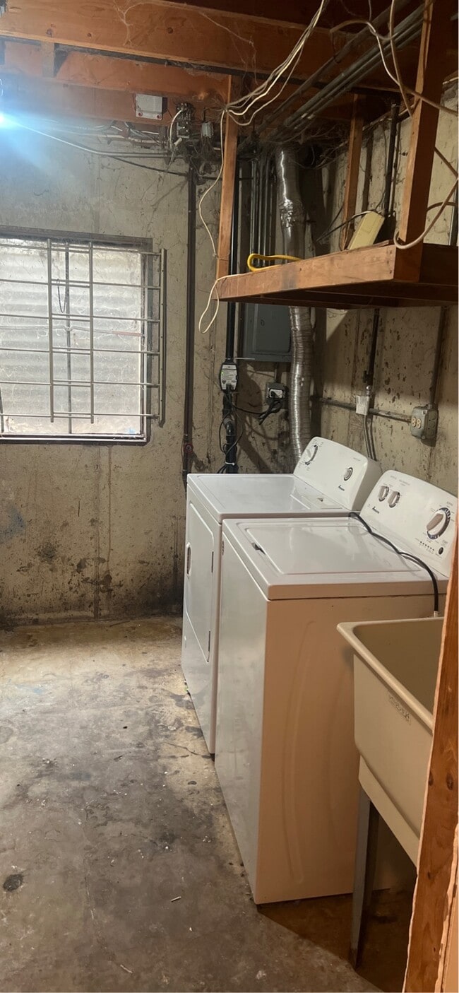 Building Photo - 2502 Berkshire Ct