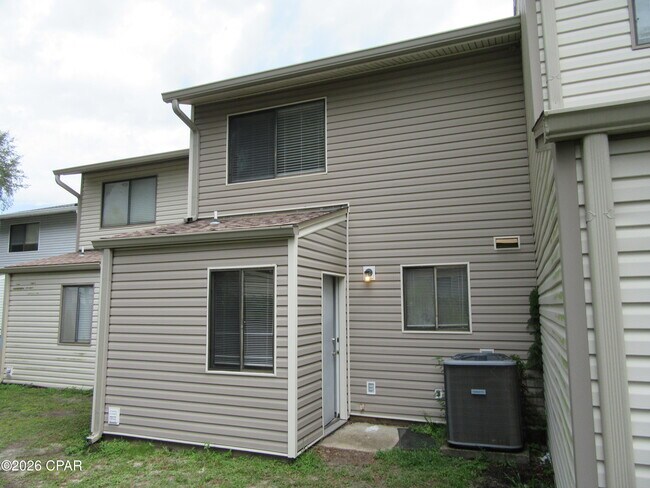 Building Photo - 830 West St