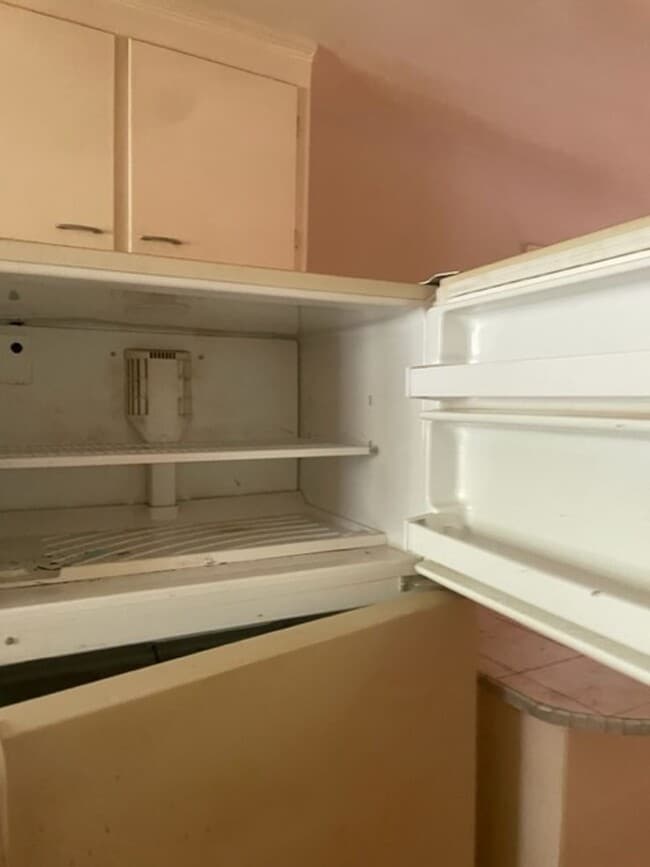 Building Photo - Three Bedroom One bathroom home for Rent