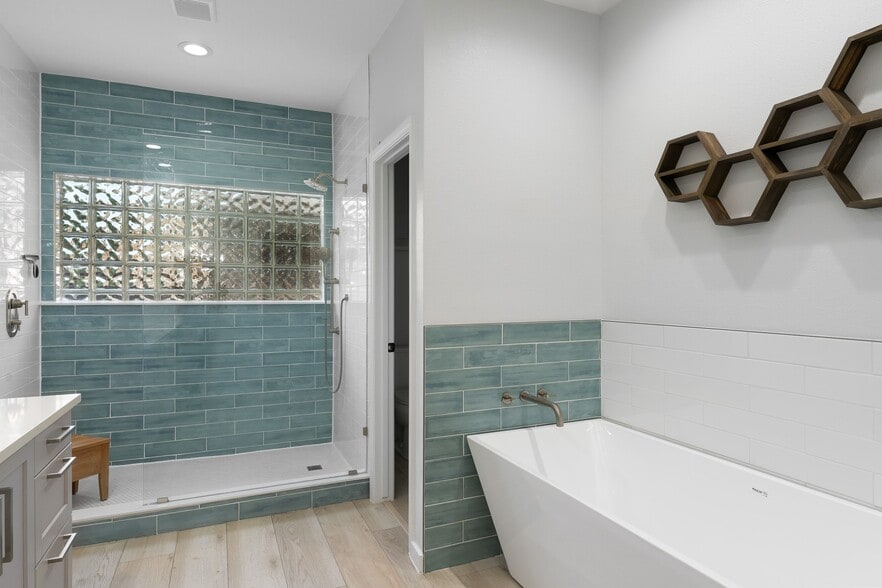 Building Photo - 14140 Regency Pl