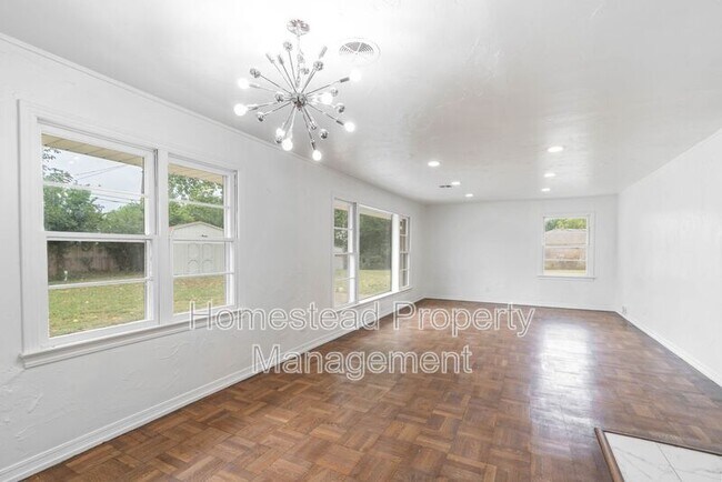 Building Photo - 9412 Britton Cir